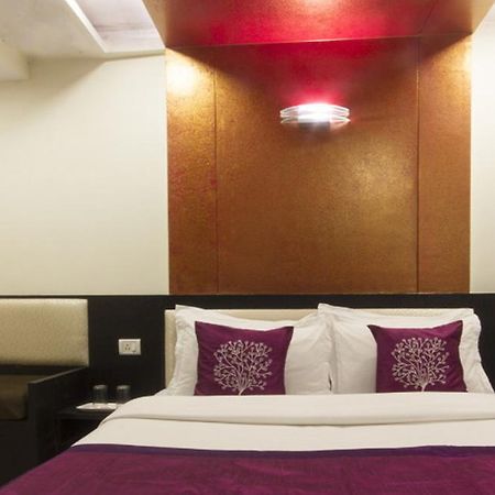Hotel Accore Inn مومباي المظهر الخارجي الصورة