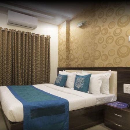 Hotel Accore Inn مومباي المظهر الخارجي الصورة