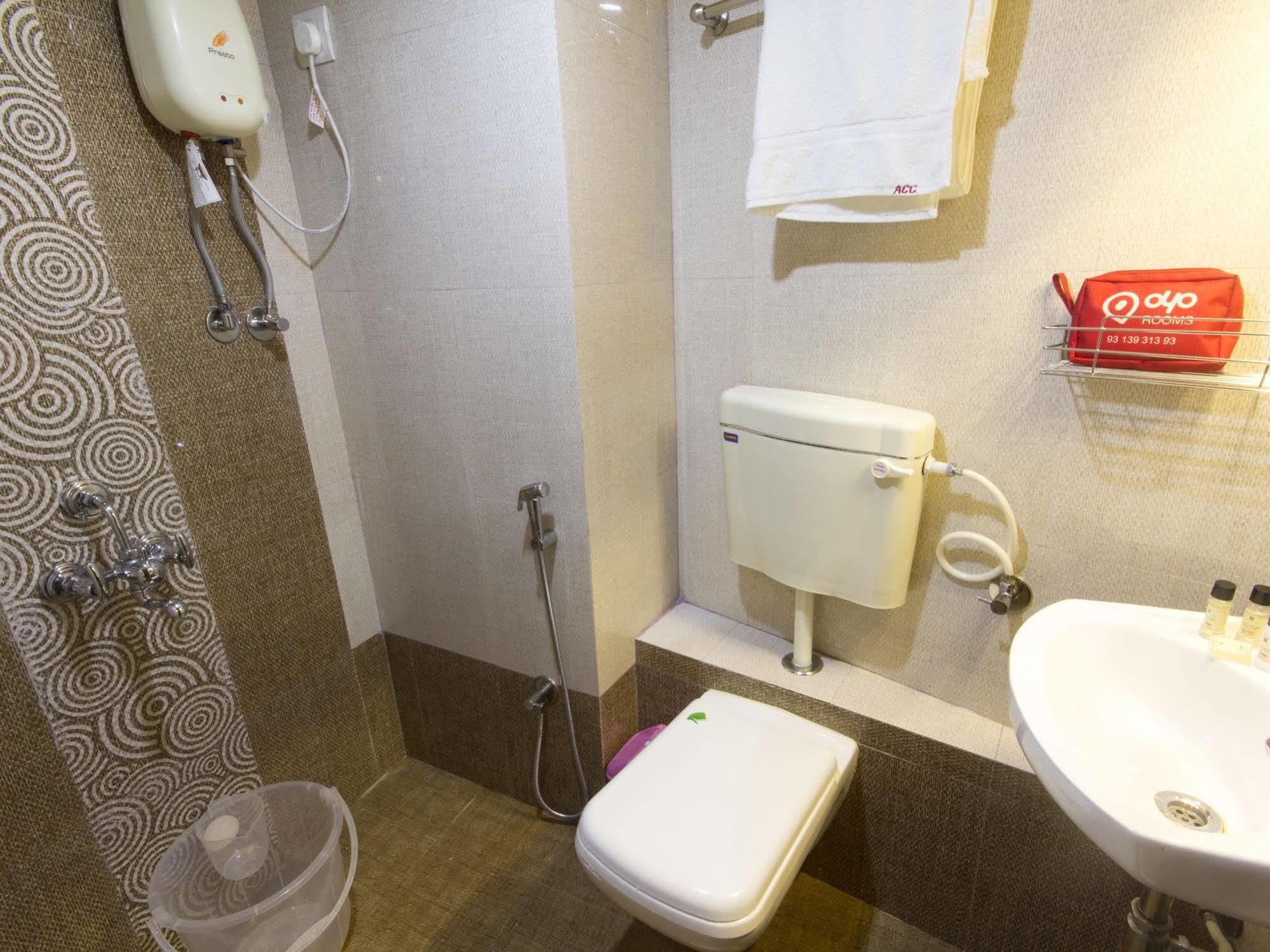 Hotel Accore Inn مومباي المظهر الخارجي الصورة